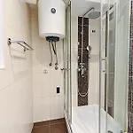 Aldora Apartman *